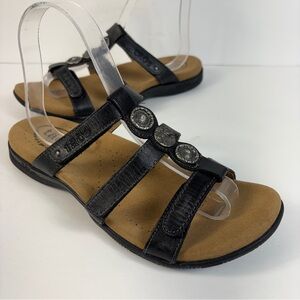 ❤️Taos Prize 4 Black Leather 3-Strap Medallion Slide Sandals 8